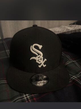 New Era Black & White Chicago Sox Snapback Hat